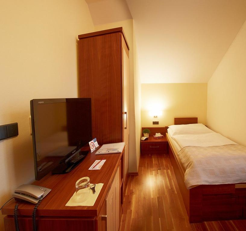 Single Room,31226333:JPEG