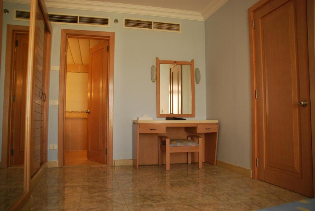 Superior Triple Room with Pool View,1277135179:JPEG