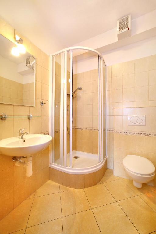 Triple Room,396826119:JPEG