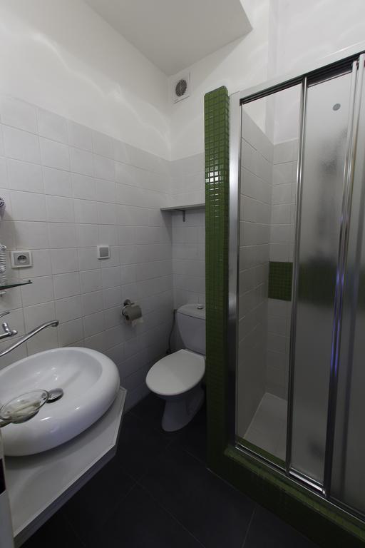 Double Room,425049270:JPEG