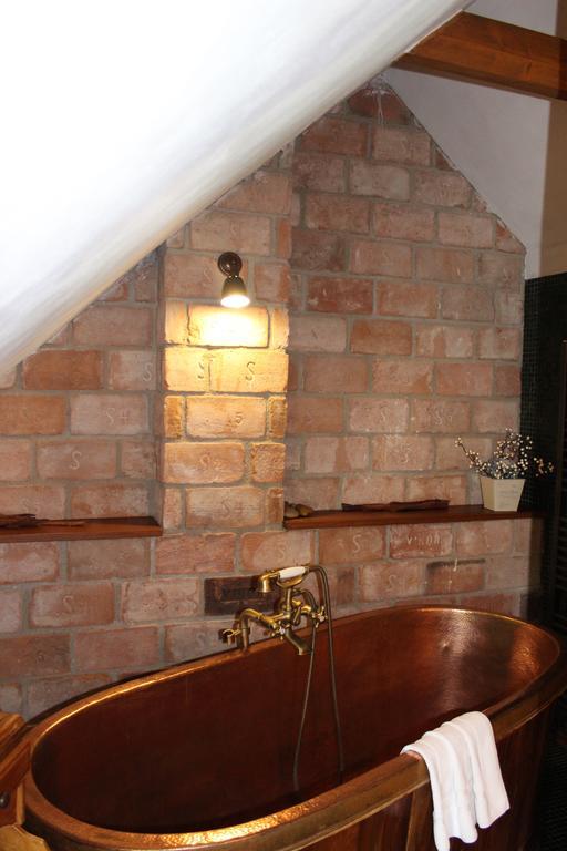 Deluxe Double Room Bath,442731621:JPEG