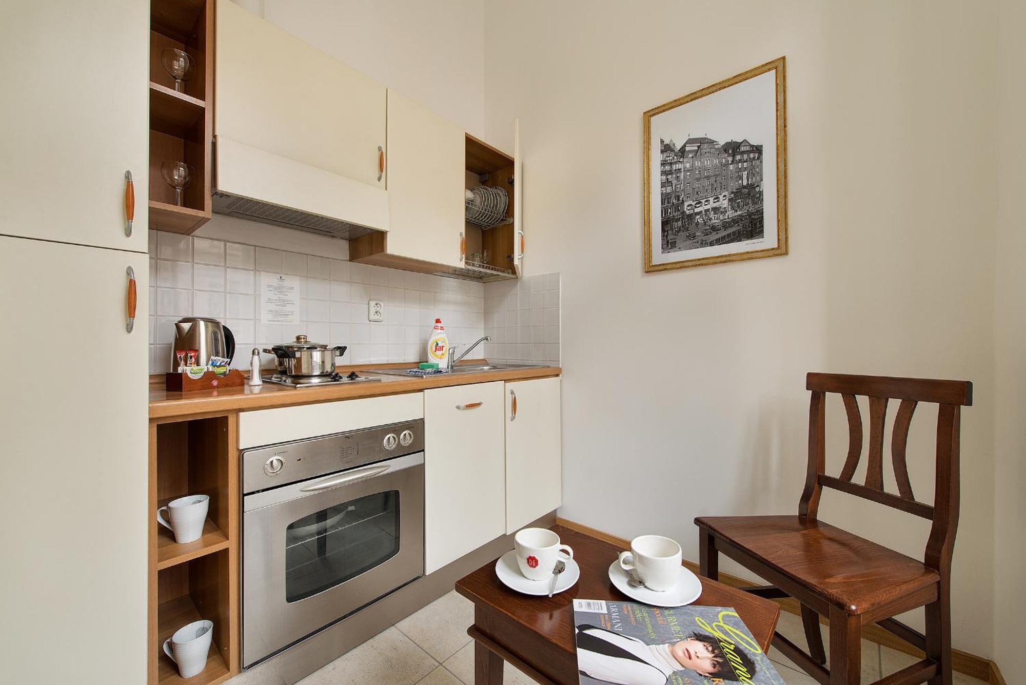 Dvoulůžkový apartmán typu Standard s manželskou postelí