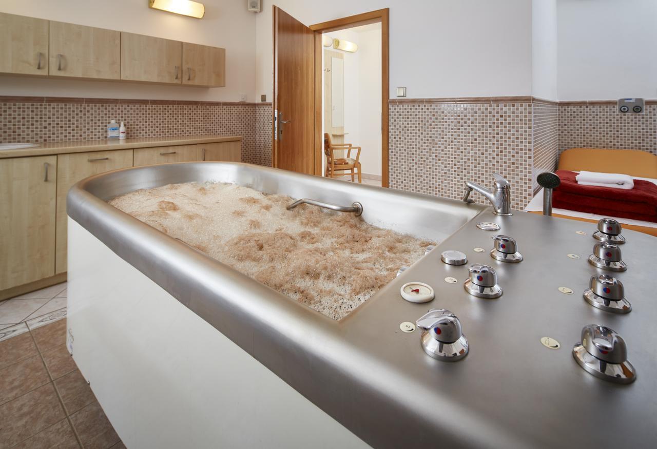 Wellness half board wellness treatments Classic Double Room,1437810844:JPEG
