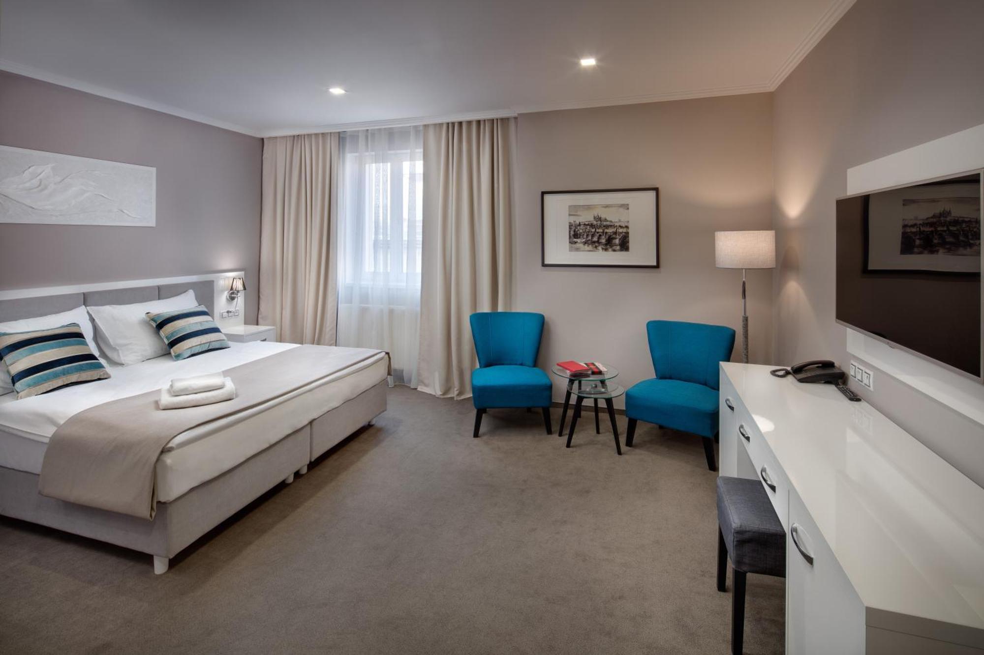 Superior Double Room,706708606:JPEG