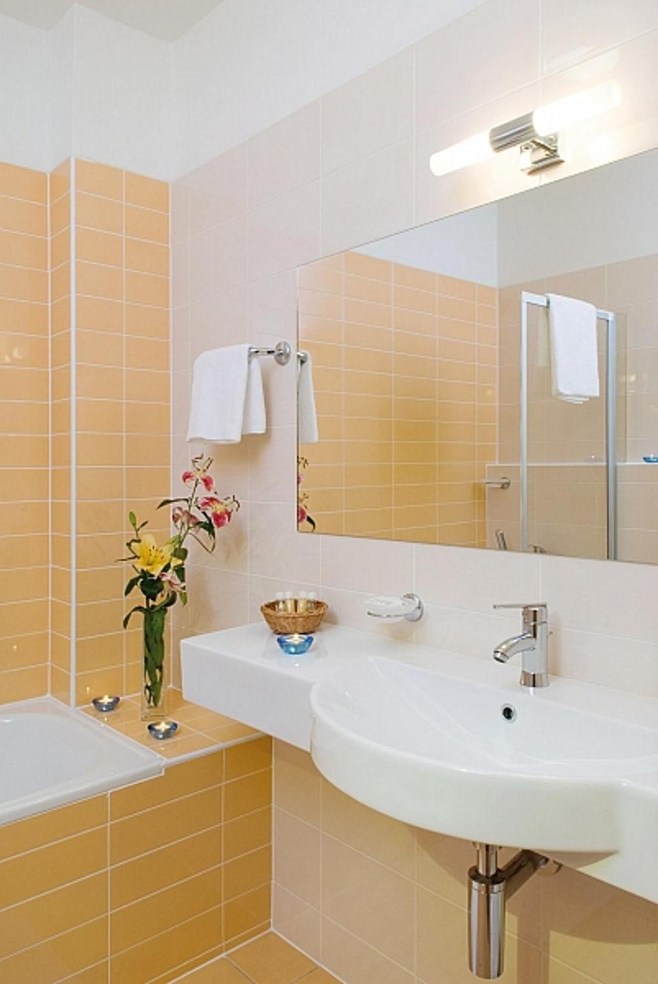 Double Room,1407700085:JPEG