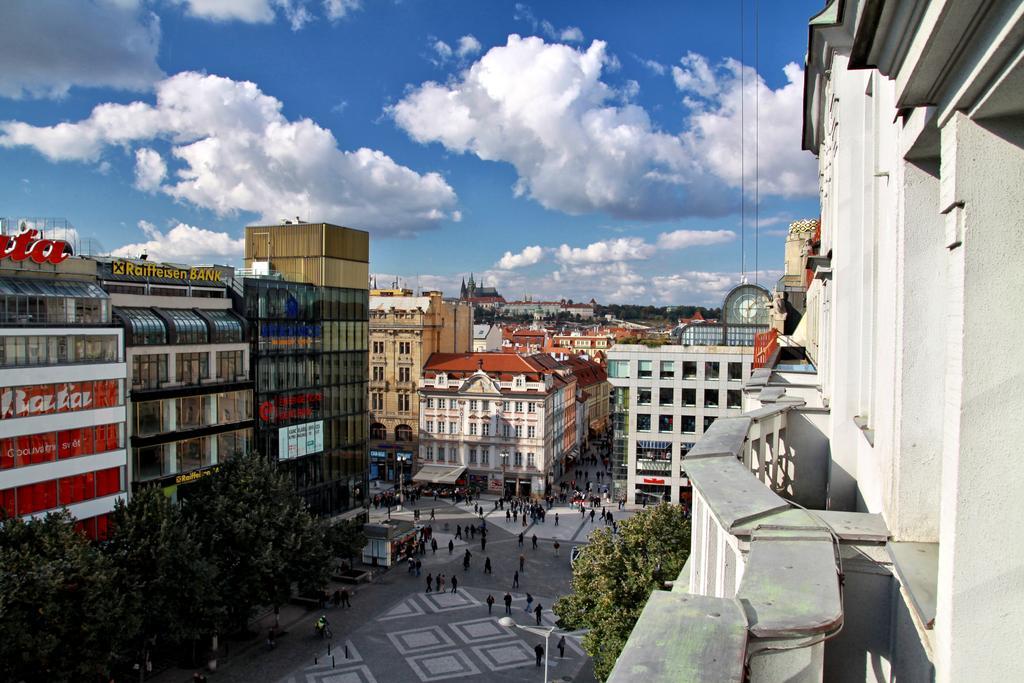 Apartmá Junior s oddělenými postelemi a výhledem na Václavské náměstí
