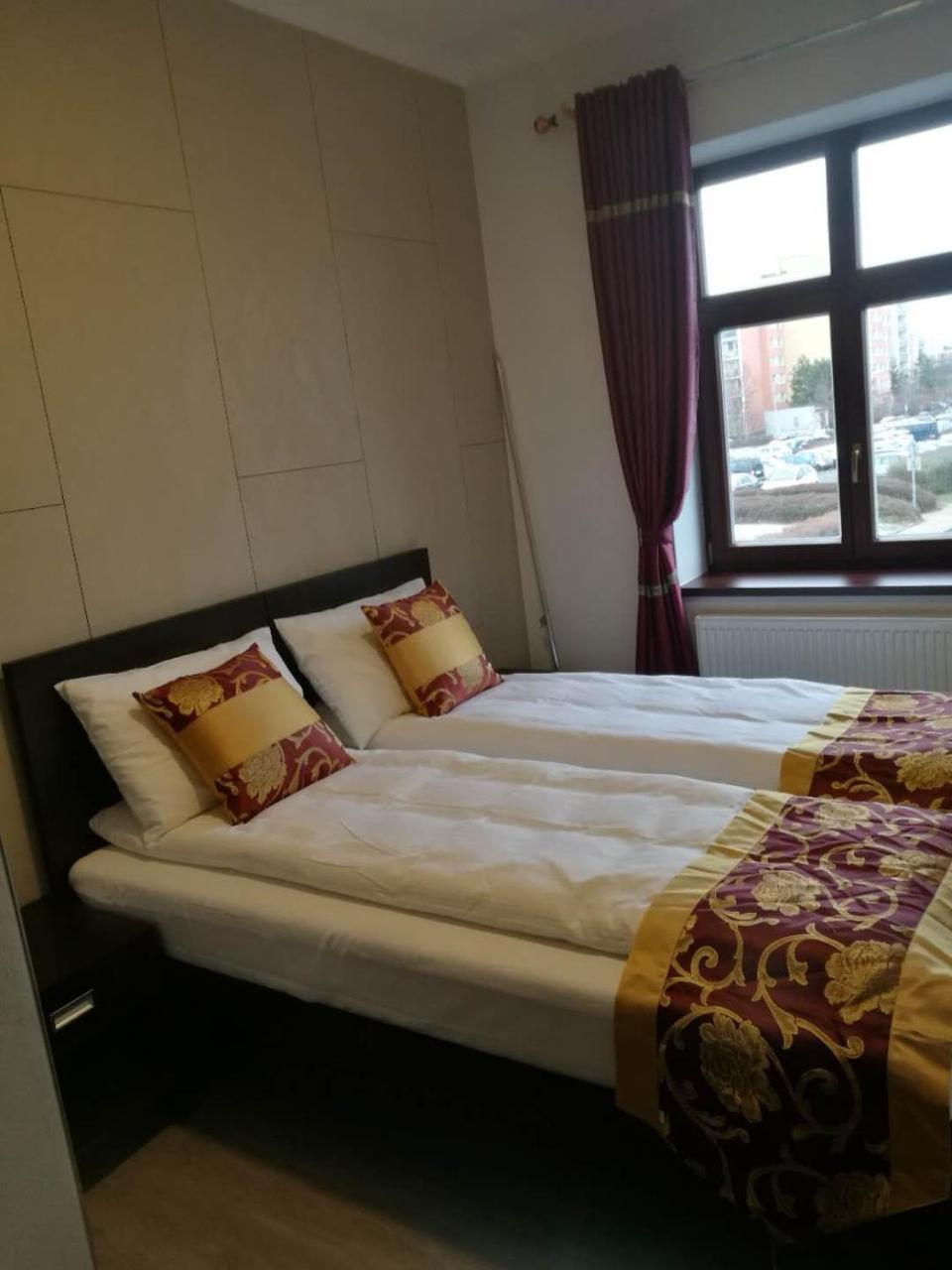 Deluxe Double Room,754630561:JPEG