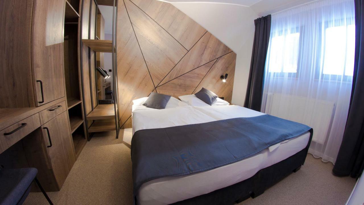 Double Room,815348804:JPEG