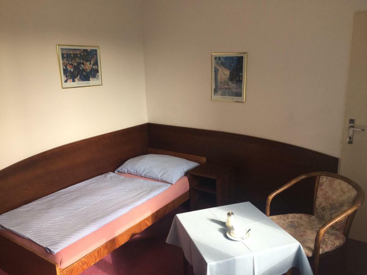 Standard Triple Room,884676691:JPEG