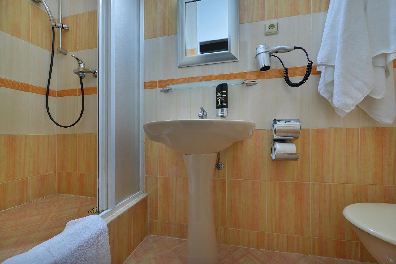 Double or Twin Room,974696974:JPEG