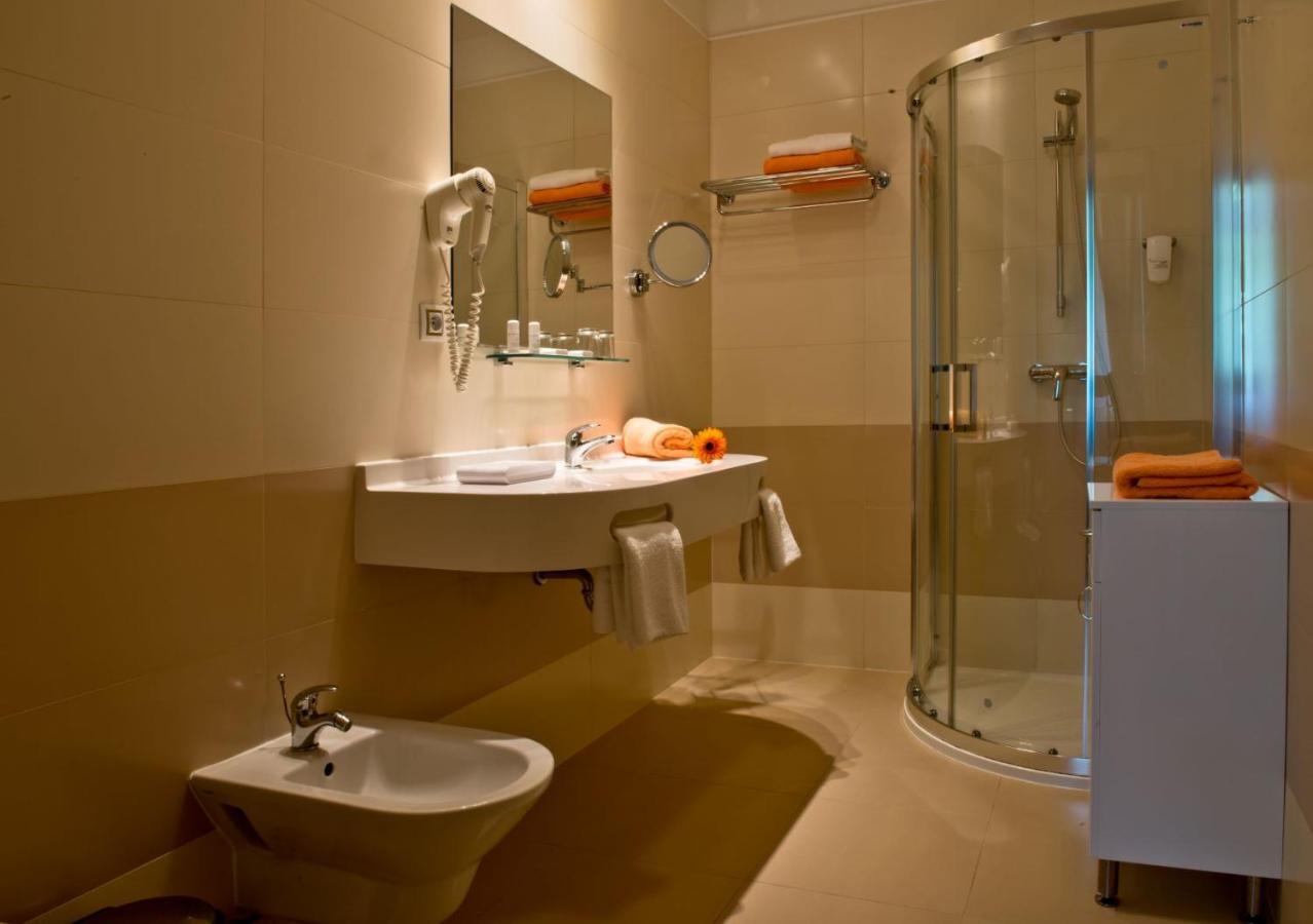 Single Room,1657159344:JPEG