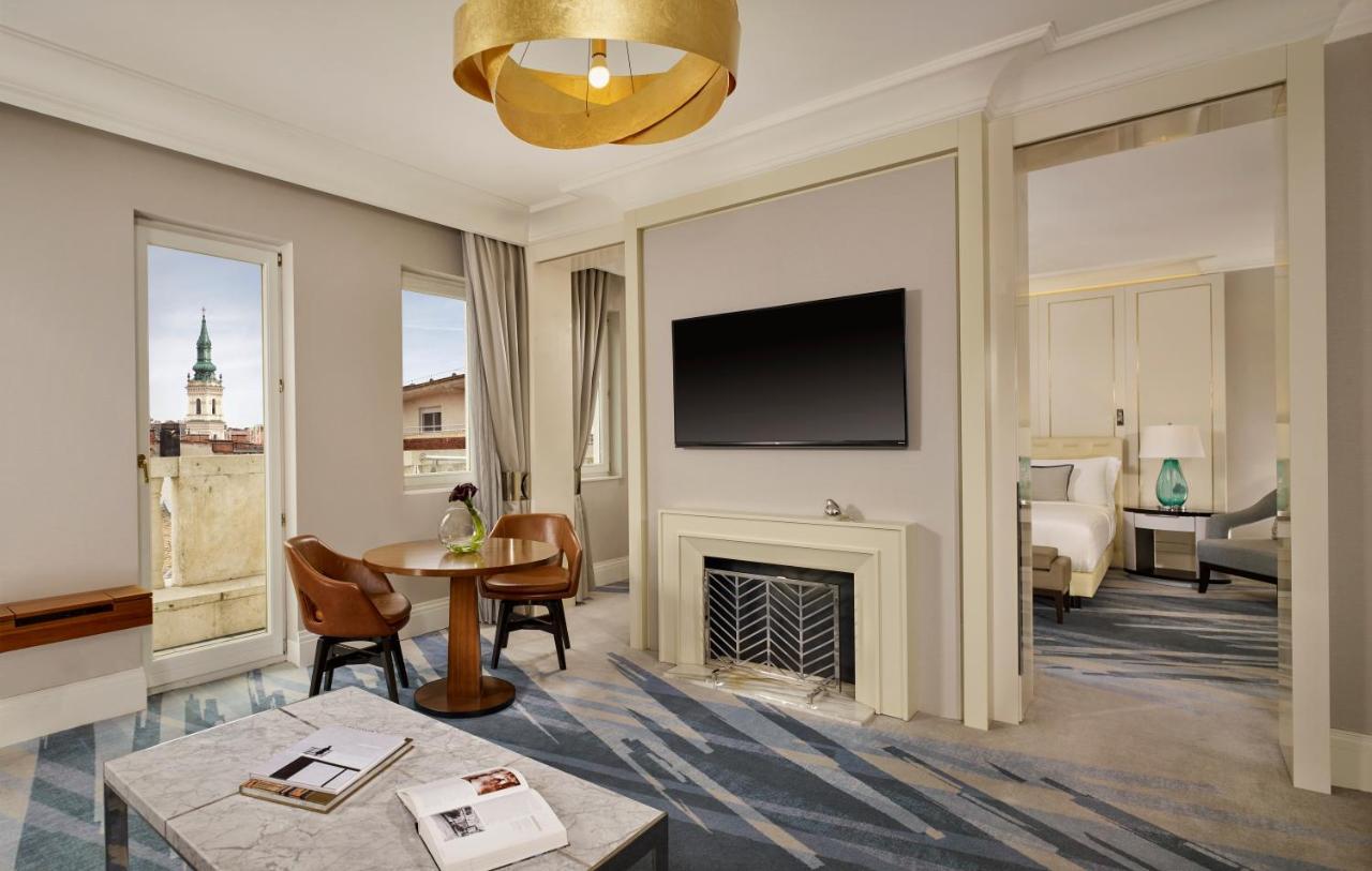 Executive Suite,1364427164:JPEG