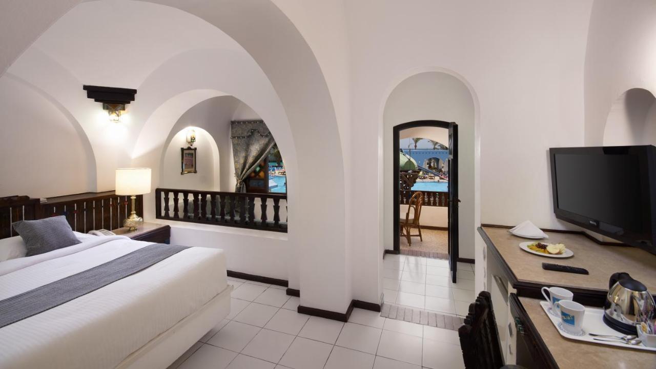 Azur Pool View Room