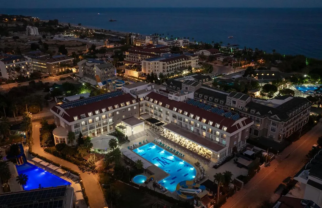 White Lilyum Hotel-1