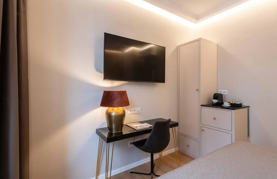 Pappas Hotel&Studio-1