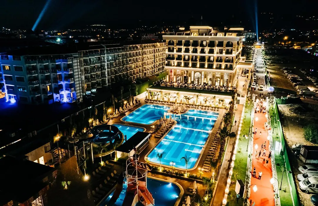 Serenity Queen Hotel-1