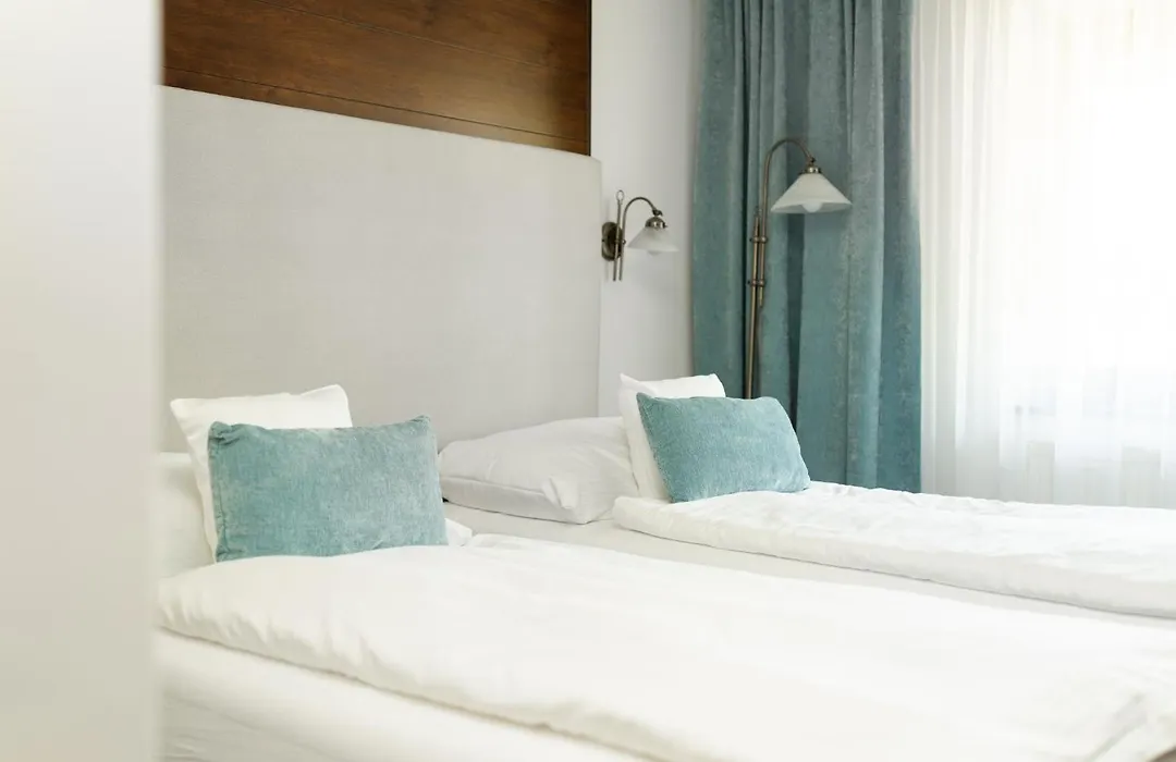 Aplend Wellness Hotel Borovica-1