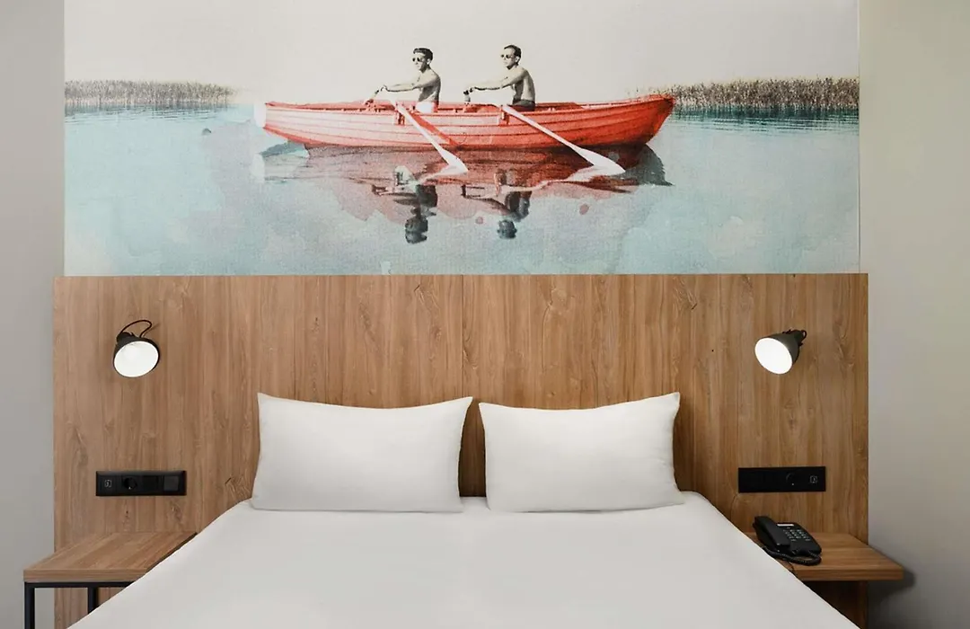 Ibis Styles Budapest Heroes Square-1