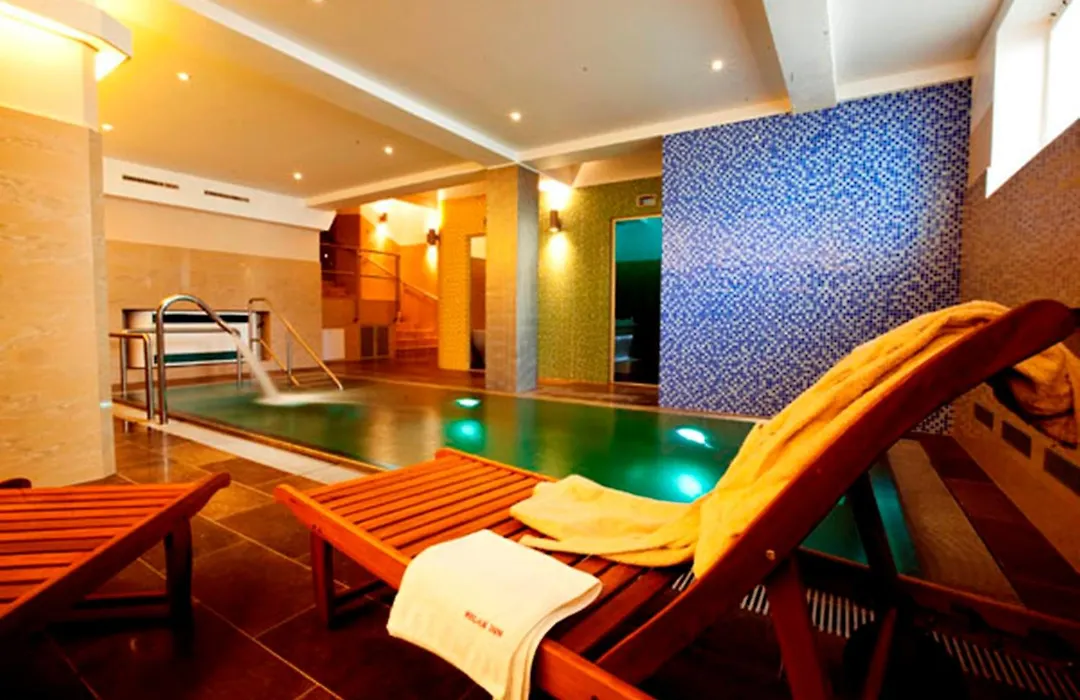 Relax Inn-1