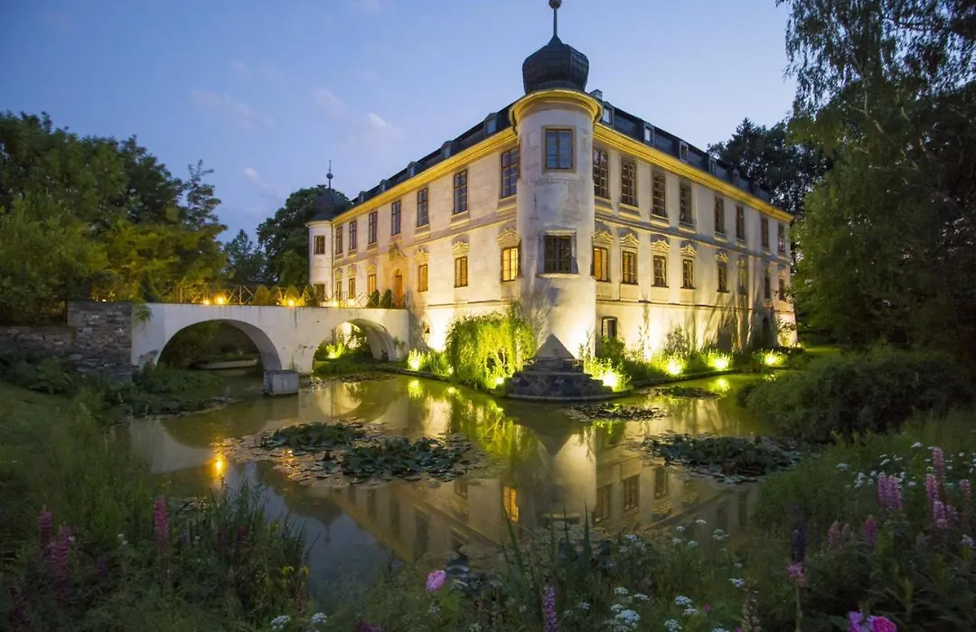 Chateau Třebešice-1