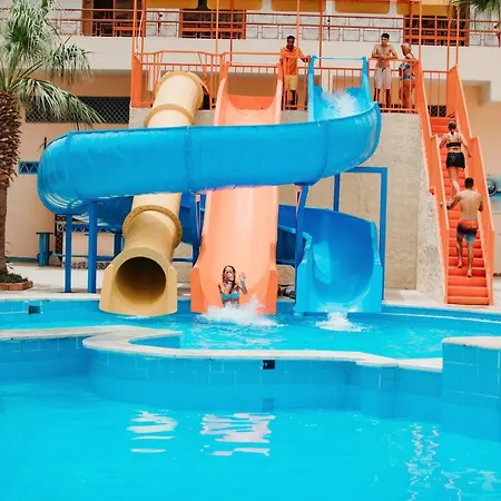 Empire Hotel Aqua Park - Couples And Families-3