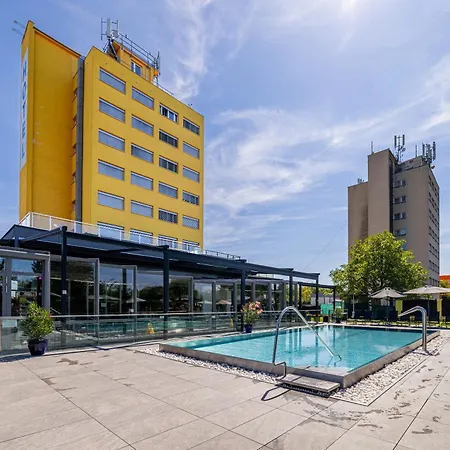 Hotel Aura Design & Garden Pool-3