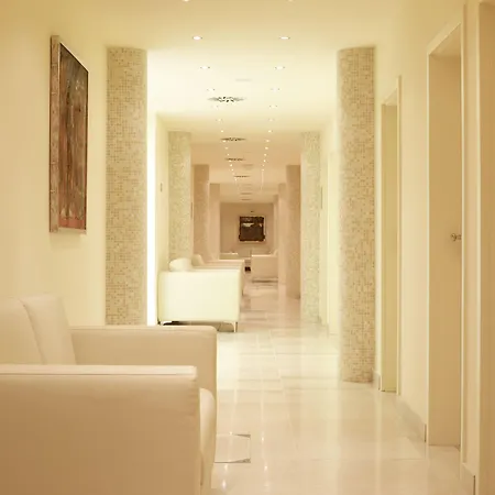 Savoy Westend Hotel-2