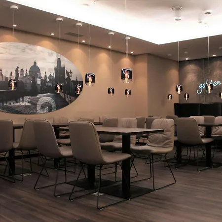 Motel One Prague-Florentinum-3