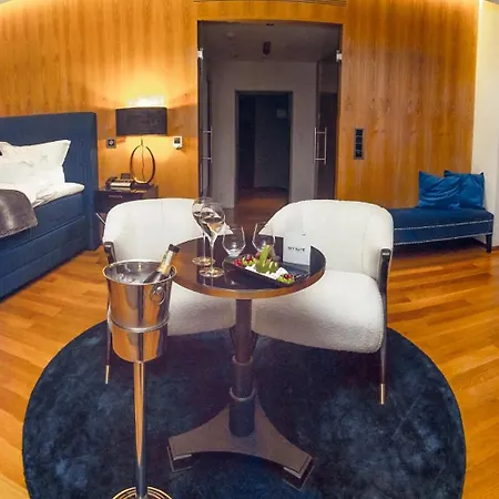 Sky Suite Hotel-3