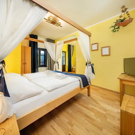 Hotel Garni Myší Díra-3