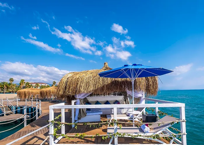 Blue Marlin Deluxe Spa & Resort Konaklı