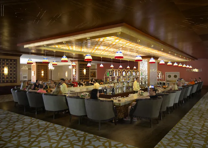 Royal Alhambra Palace Side