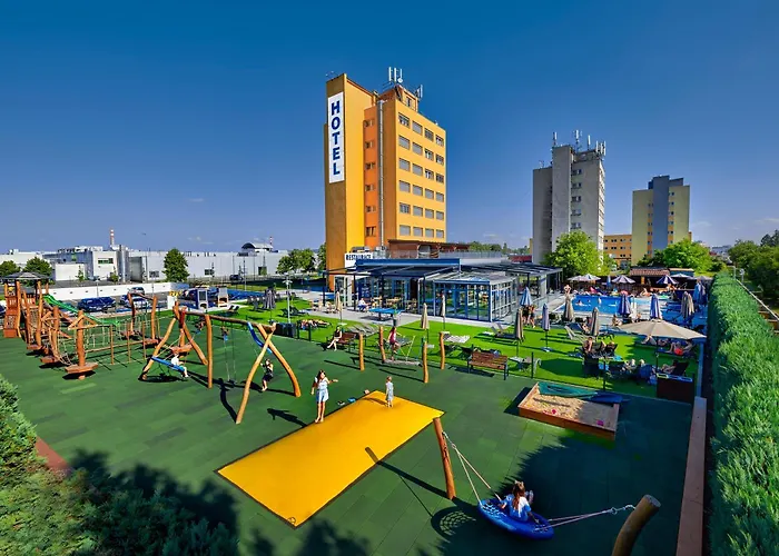 Hotel Aura Design & Garden Pool Praha